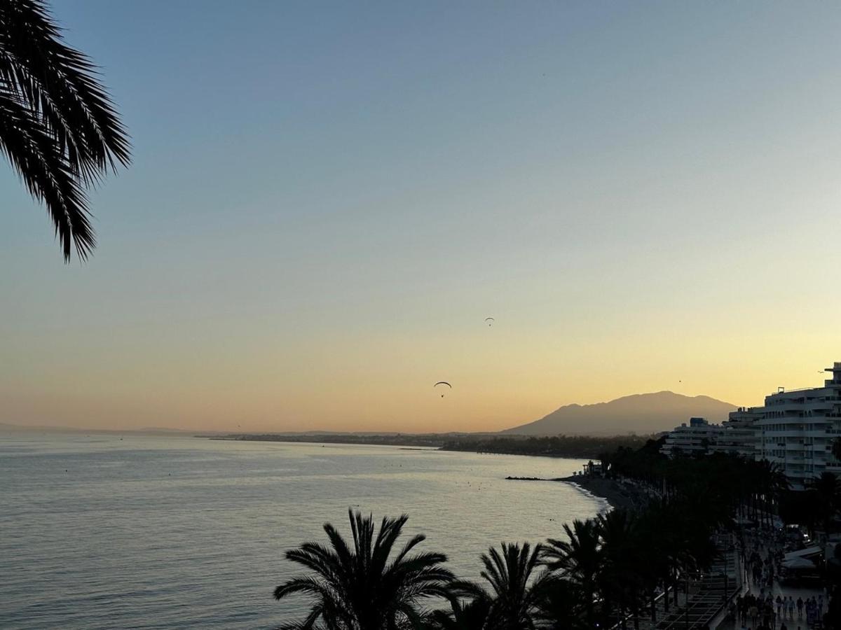 Marbella Beachfront Apartment Exterior photo
