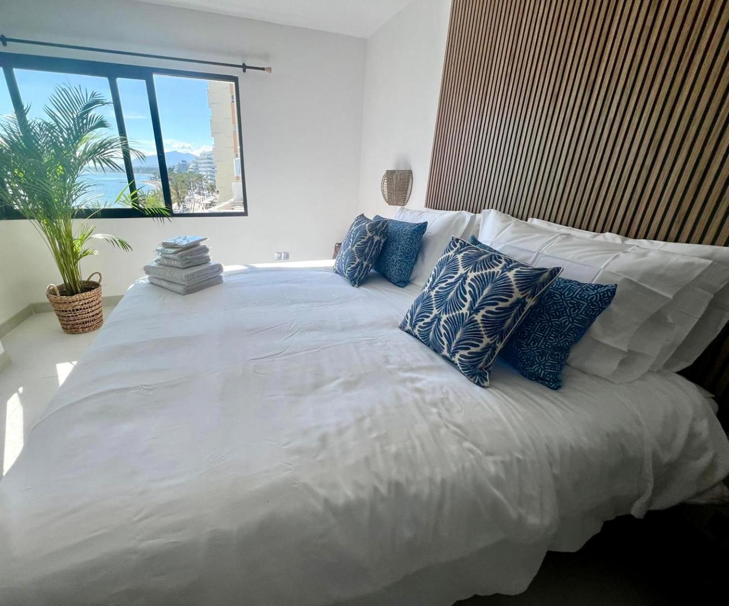 Marbella Beachfront Apartment Exterior photo