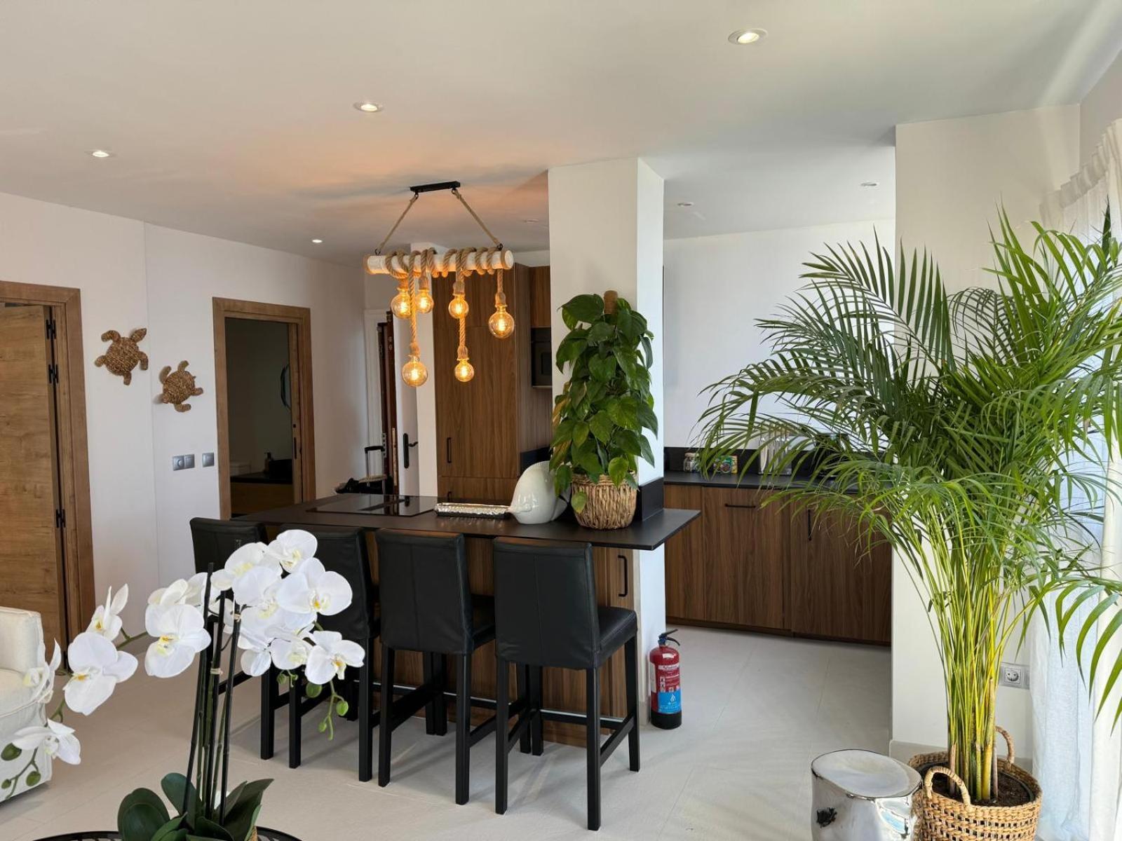 Marbella Beachfront Apartment Exterior photo