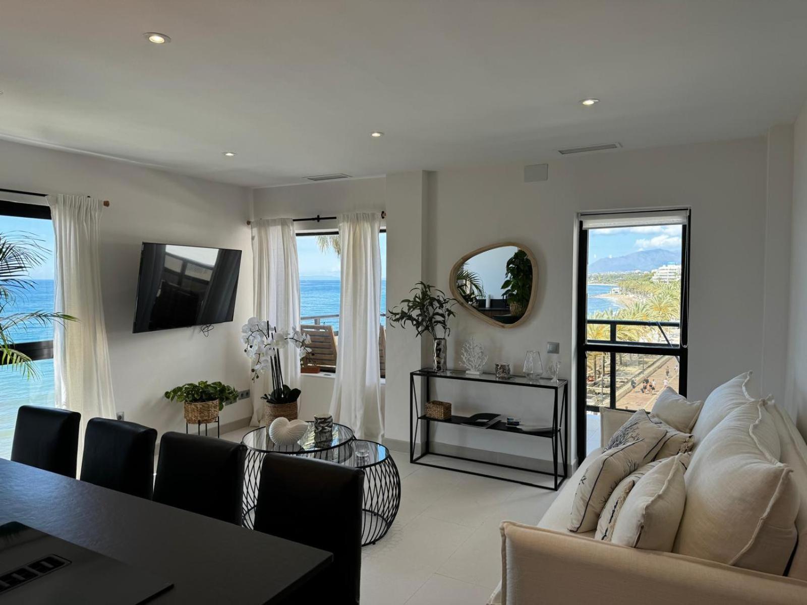 Marbella Beachfront Apartment Exterior photo